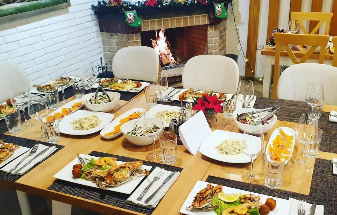 Hotel Dollari Kryemëdhej 3*,  Albanien